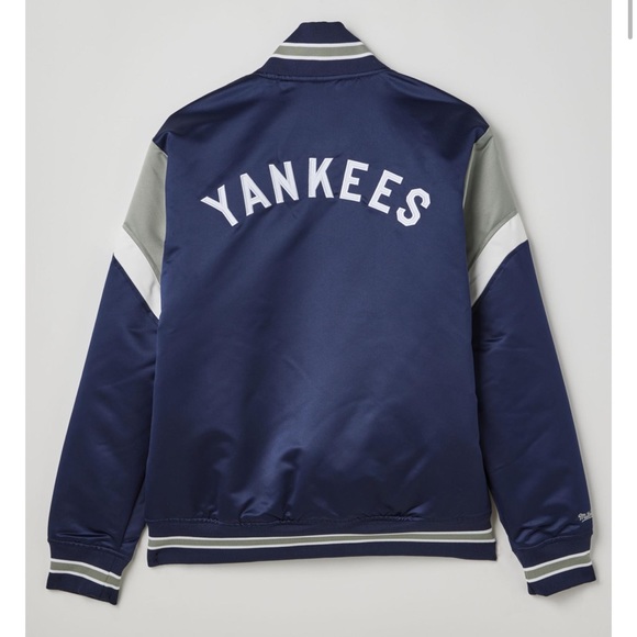 Mitchell & Ness New York Yankees MLB Heavyweight Satin Jacket - Picture 5 of 11
